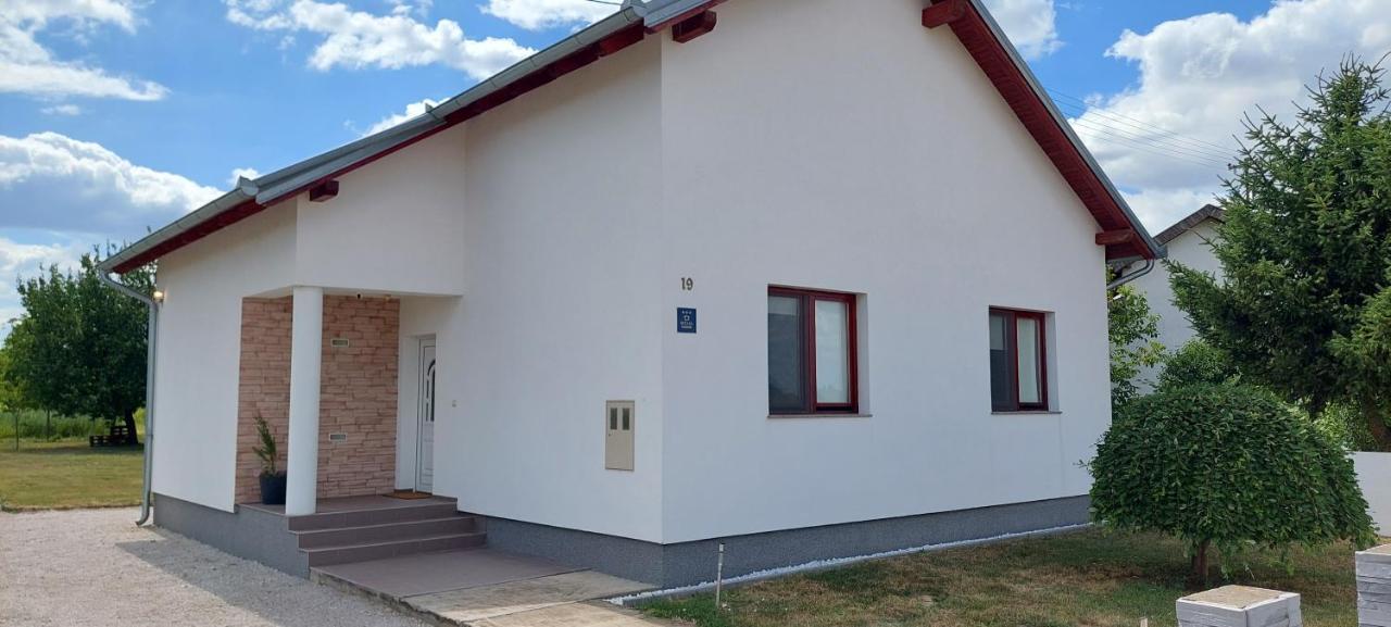 Kuca Za Odmor Domus Alba Villa Branjin Vrh Ngoại thất bức ảnh