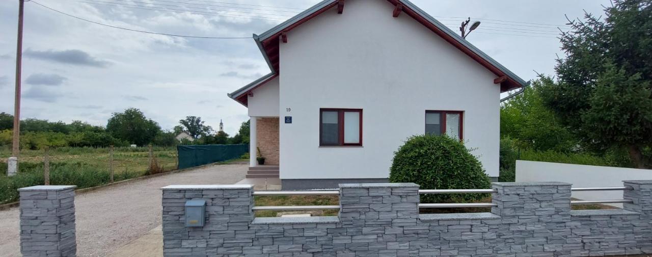 Kuca Za Odmor Domus Alba Villa Branjin Vrh Ngoại thất bức ảnh